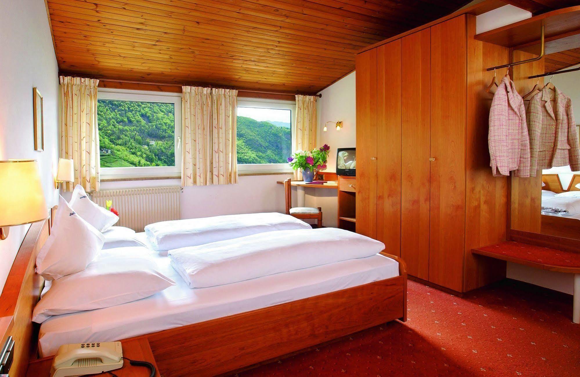 Hotel Rentschnerhof Bolzano Exteriör bild